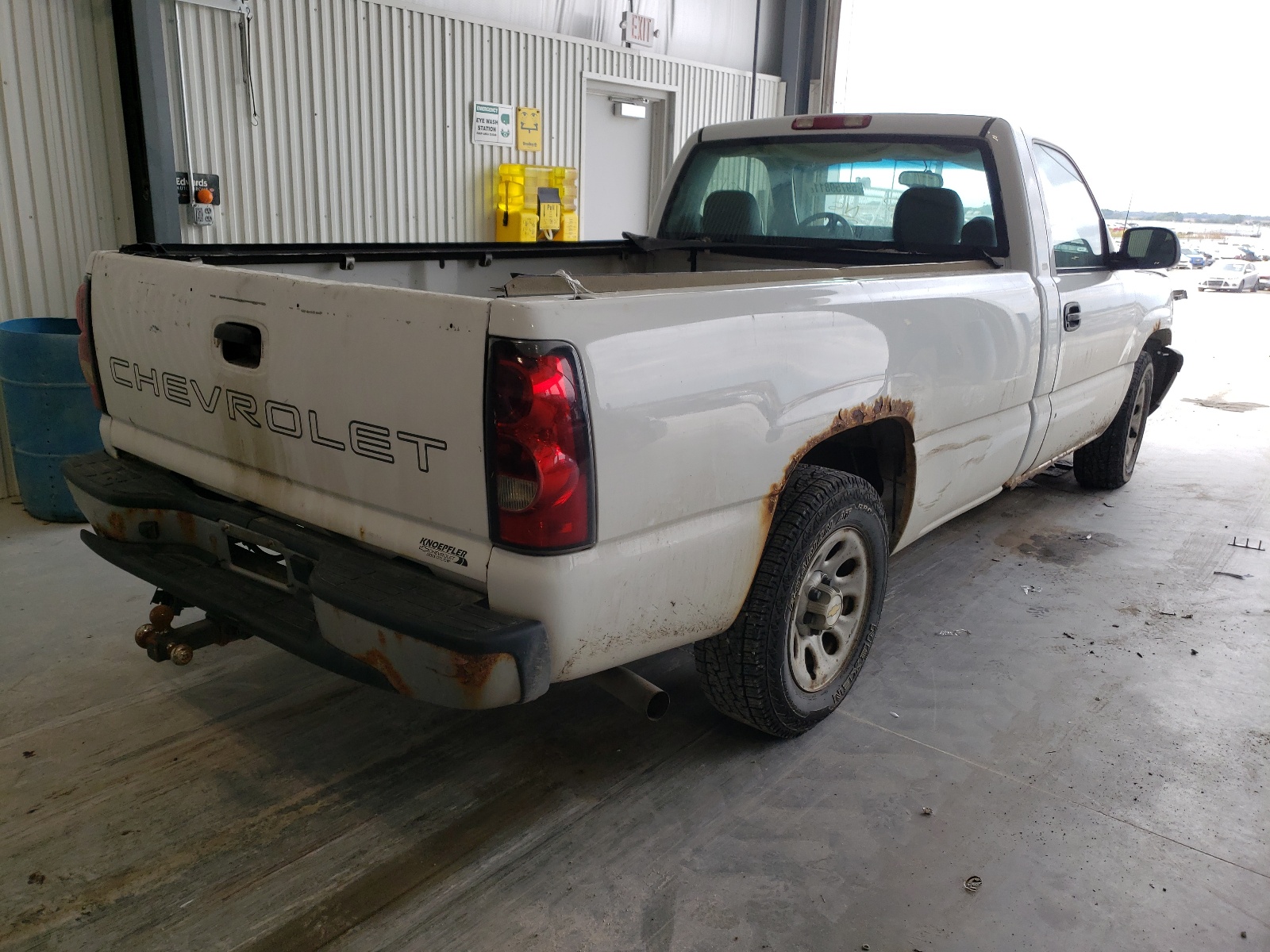 Photo 4 from auction – 2005 CHEVROLET SILVERADO with VIN 1GCEC14X65Z132046