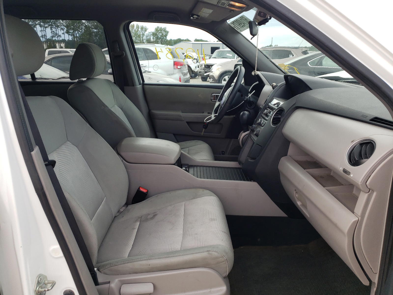 Photo 5 from auction – 2015 HONDA PILOT LX with VIN 5FNYF4H26FB038437