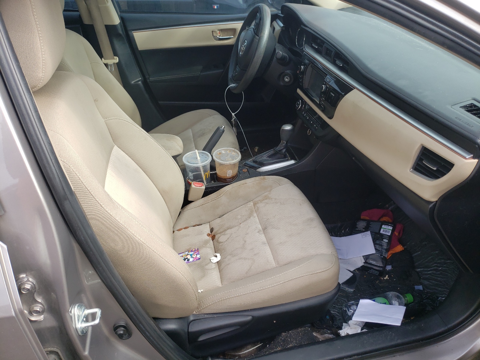 Photo 5 from auction – 2014 TOYOTA COROLLA L with VIN 5YFBURHE8EP104217