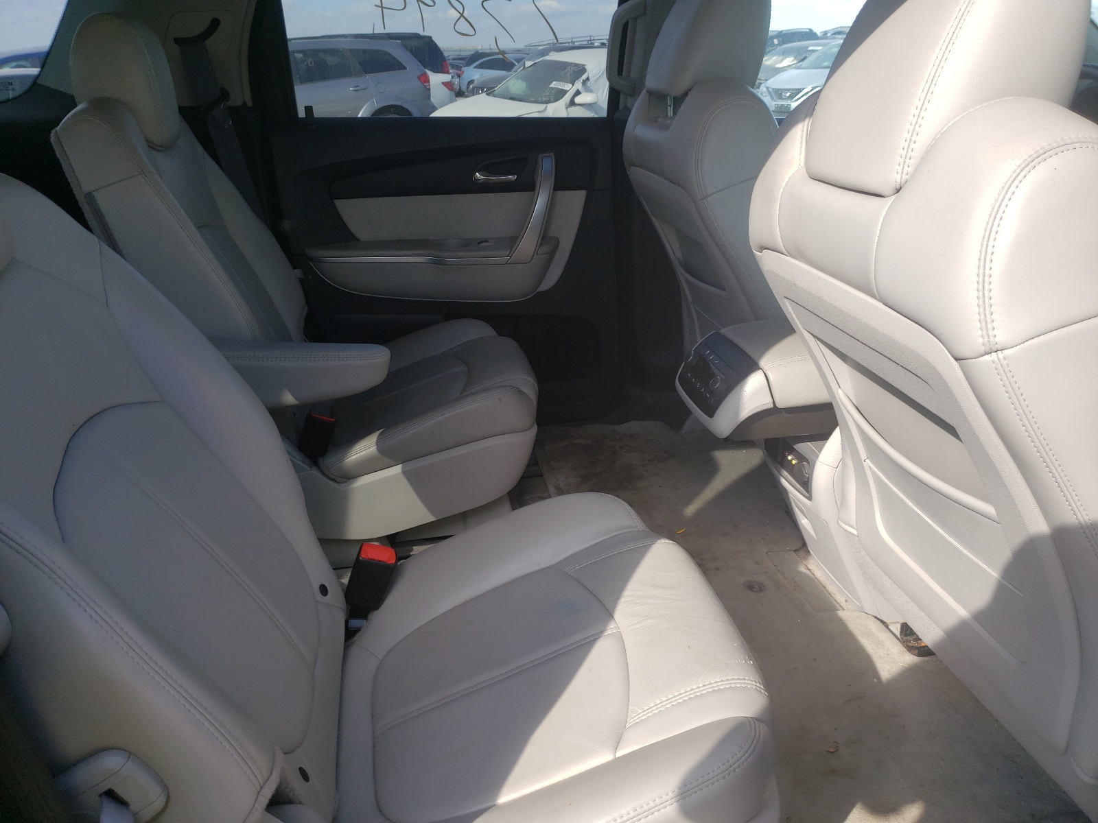 Photo 6 from auction – 2008 GMC ACADIA SLT with VIN 1GKEV33708J303050