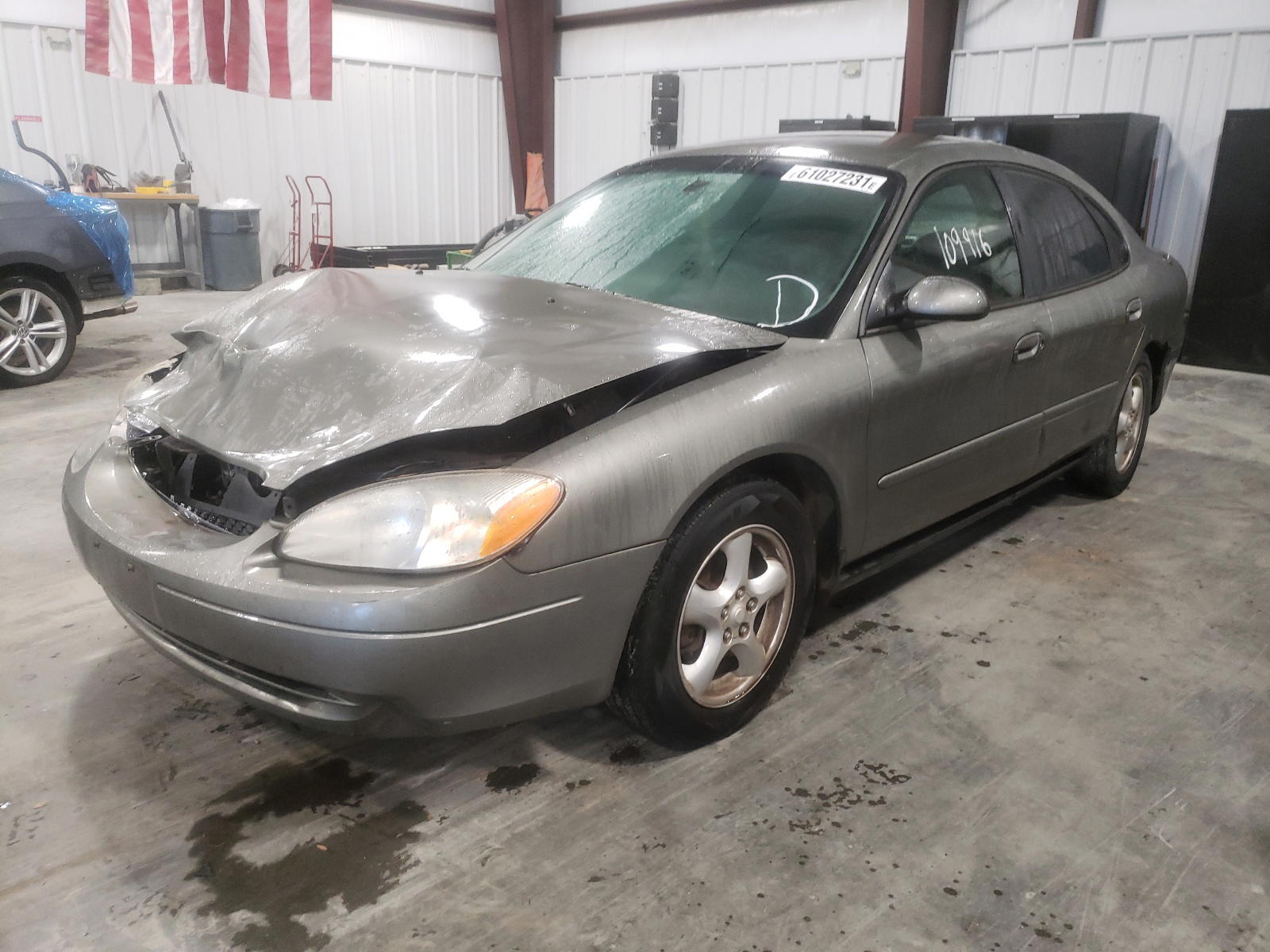 Photo 2 from auction – 2002 FORD TAURUS SE with VIN 1FAFP53U22G283454