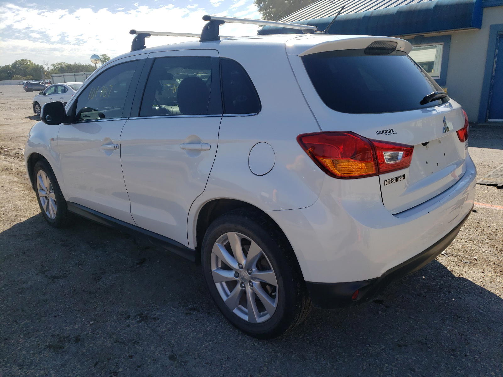 Photo 3 from auction – 2015 MITSUBISHI OUTLANDER with VIN 4A4AP4AU5FE017759