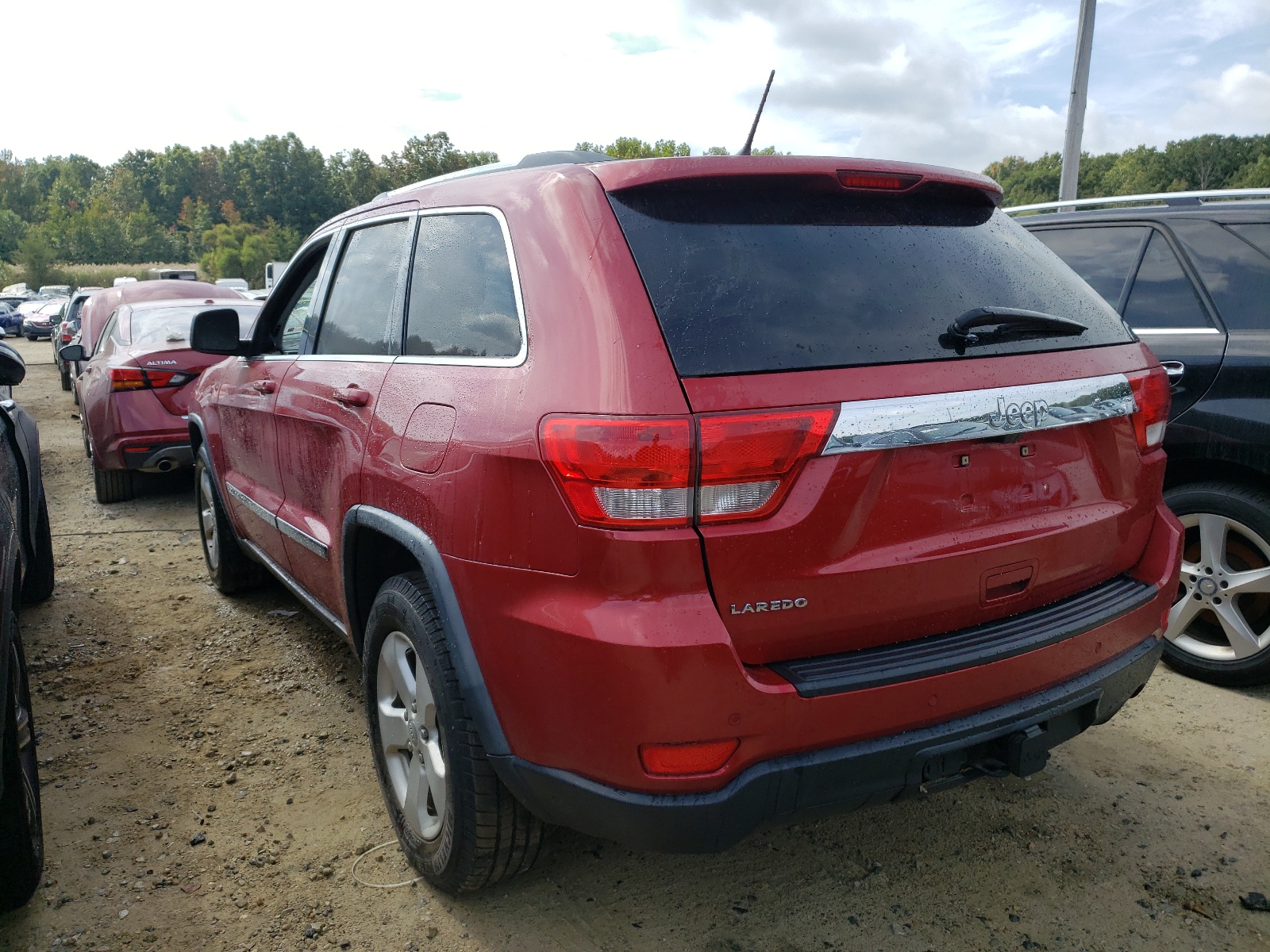 Photo 3 from auction – 2011 JEEP GRAND CHER with VIN 1J4RS4GG6BC545272