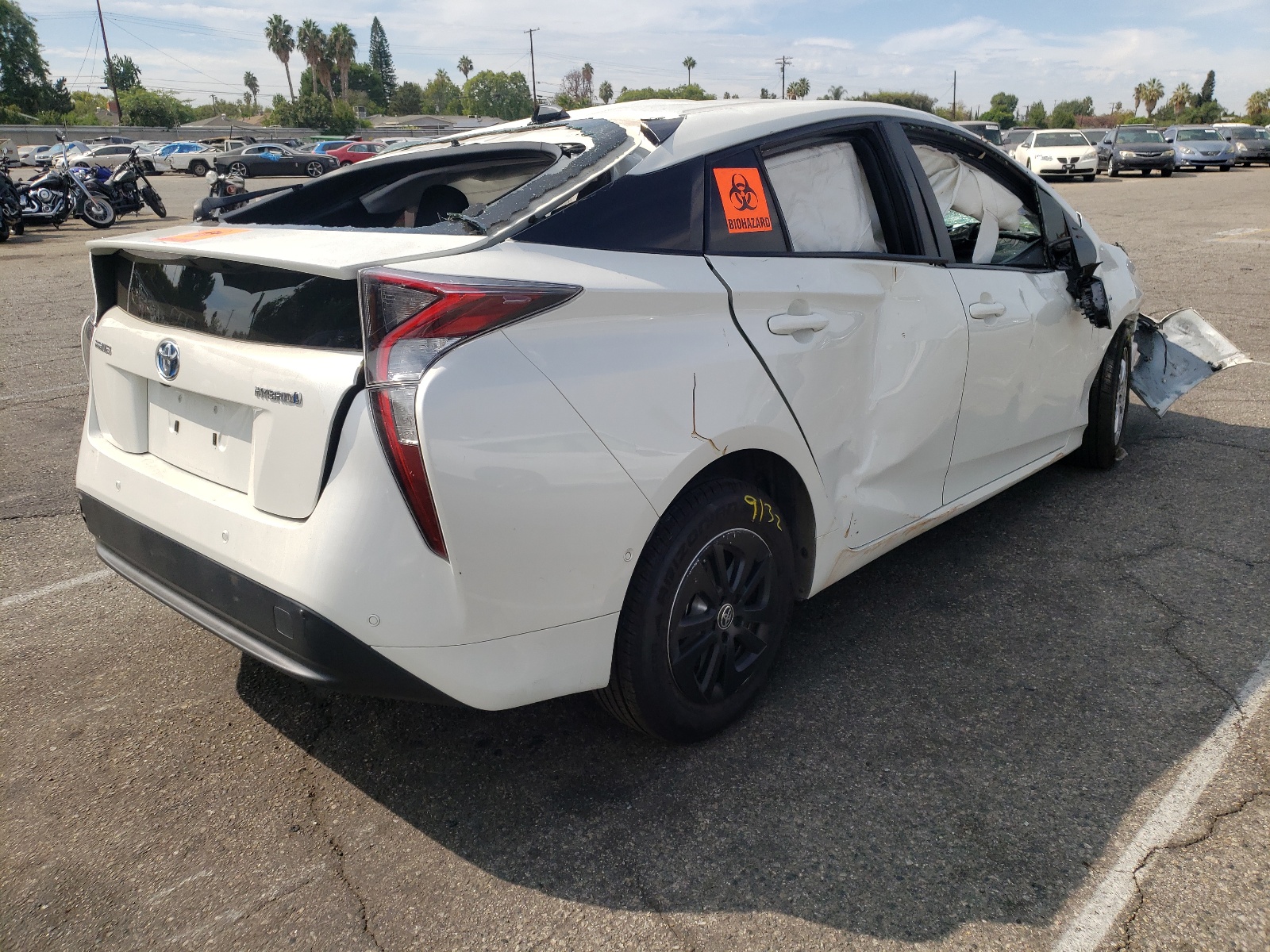Photo 4 from auction – 2018 TOYOTA PRIUS with VIN JTDKBRFU4J3060347