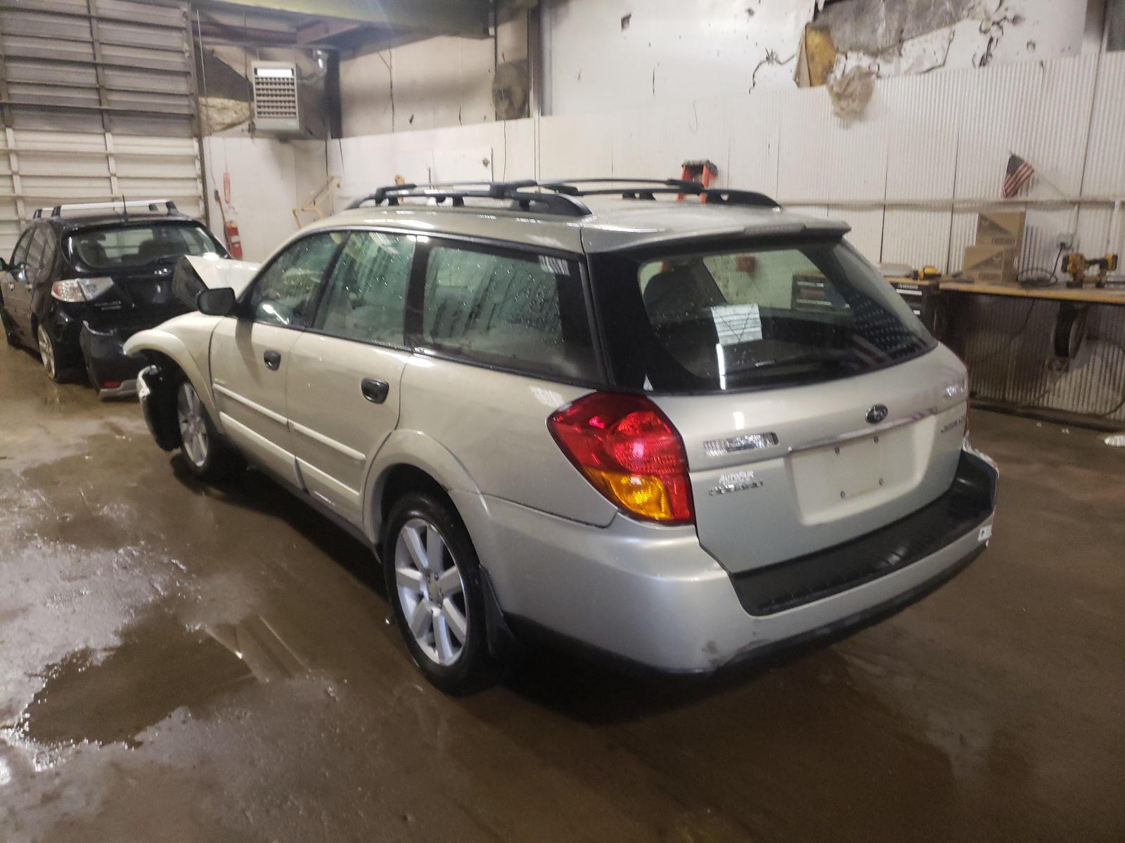 Photo 3 from auction – 2006 SUBARU LEGACY OUT with VIN 4S4BP61C767313512