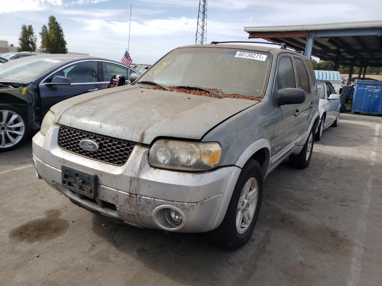 Photo 2 from auction – 2005 FORD ESCAPE HEV with VIN 1FMCU96H95KB70271
