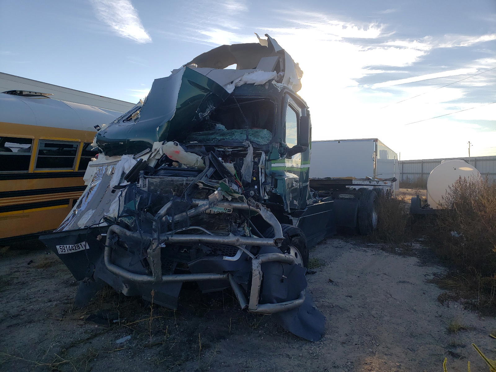 Photo 2 from auction – 2021 FREIGHTLINER CASCADIA 1 with VIN 3AKJHHDRXMSLU4439