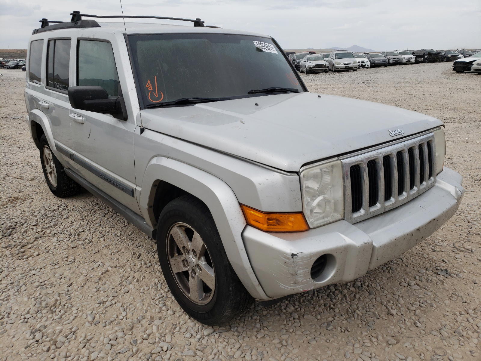 JEEP COMMANDER 2007 with VIN 1J8HG48K37C611573 - Photo from auction