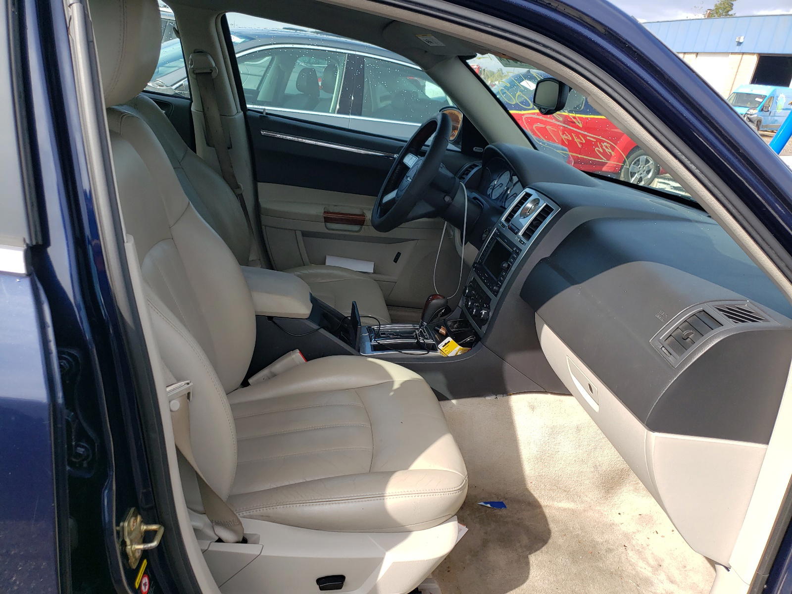 Photo 5 from auction – 2005 CHRYSLER 300C with VIN 2C3AA63H25H592000