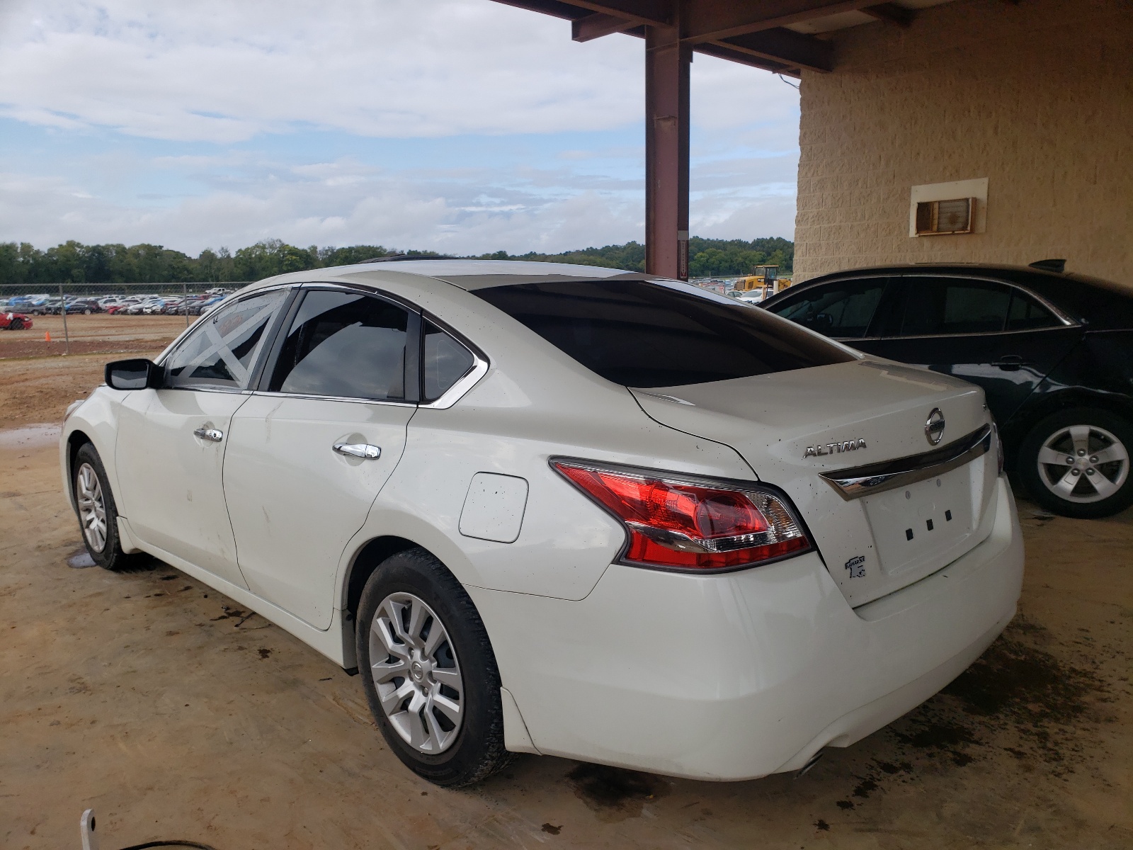 Photo 3 from auction – 2015 NISSAN ALTIMA 2.5 with VIN 1N4AL3AP3FC581080