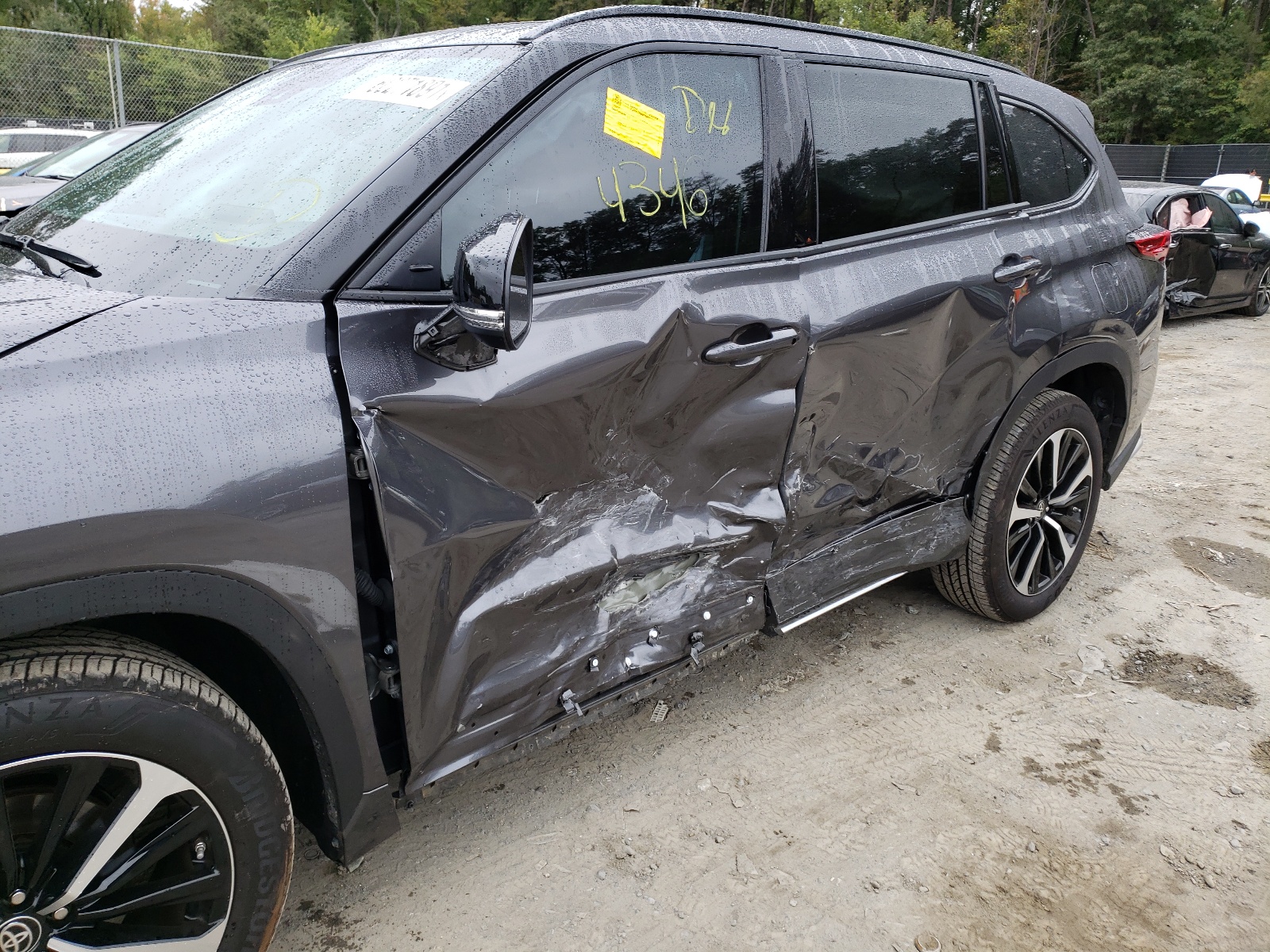 Photo 9 from auction – 2021 TOYOTA HIGHLANDER with VIN 5TDJZRBH9MS117158