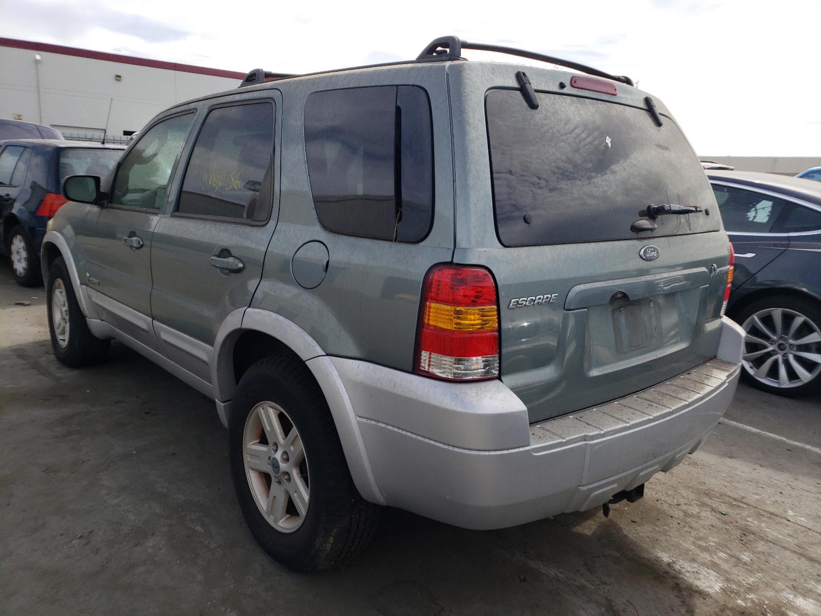 Photo 3 from auction – 2005 FORD ESCAPE HEV with VIN 1FMCU96H95KB70271