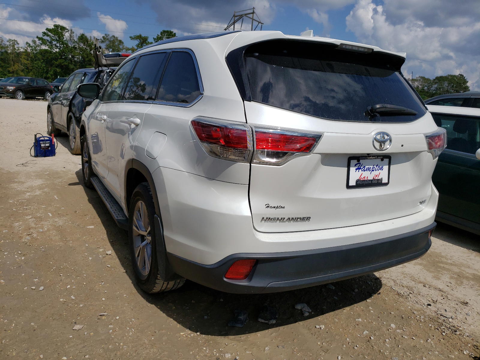 Photo 3 from auction – 2015 TOYOTA HIGHLANDER with VIN 5TDKKRFH5FS077991