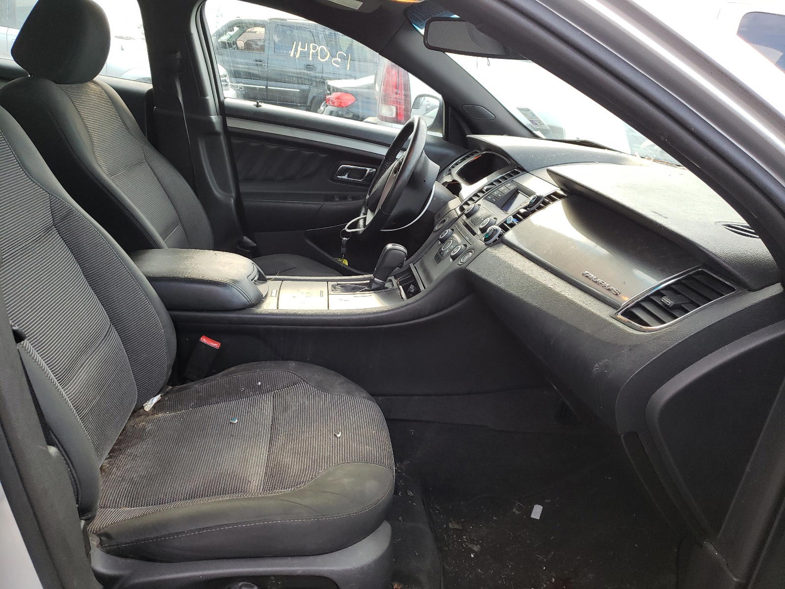 Photo 5 from auction – 2013 FORD TAURUS SEL with VIN 1FAHP2E87DG109227