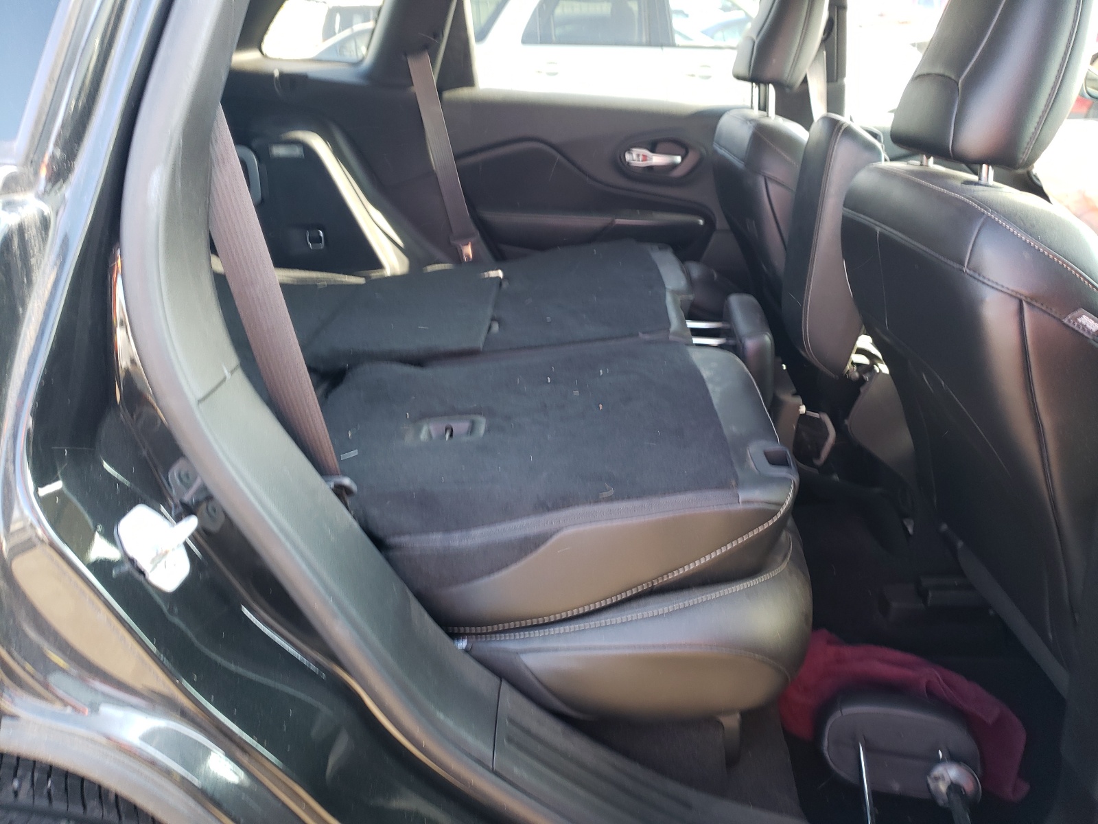 Photo 6 from auction – 2015 JEEP CHEROKEE L with VIN 1C4PJMDS6FW647877
