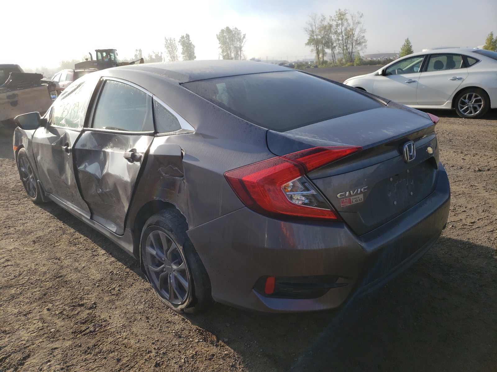 Photo 3 from auction – 2016 HONDA CIVIC LX with VIN 2HGFC2F55GH030425