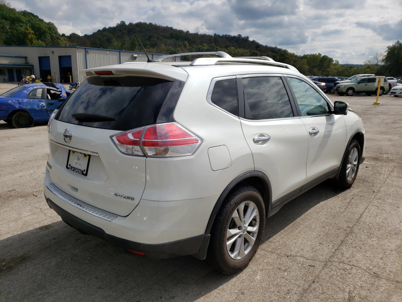Photo 4 from auction – 2016 NISSAN ROGUE S with VIN KNMAT2MV7GP682129