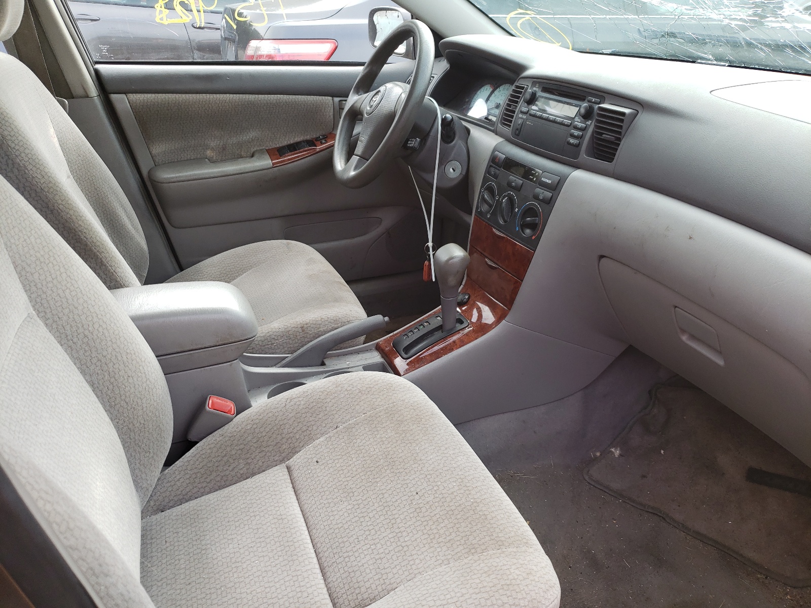 Photo 5 from auction – 2004 TOYOTA COROLLA CE with VIN 1NXBR38E84Z221050