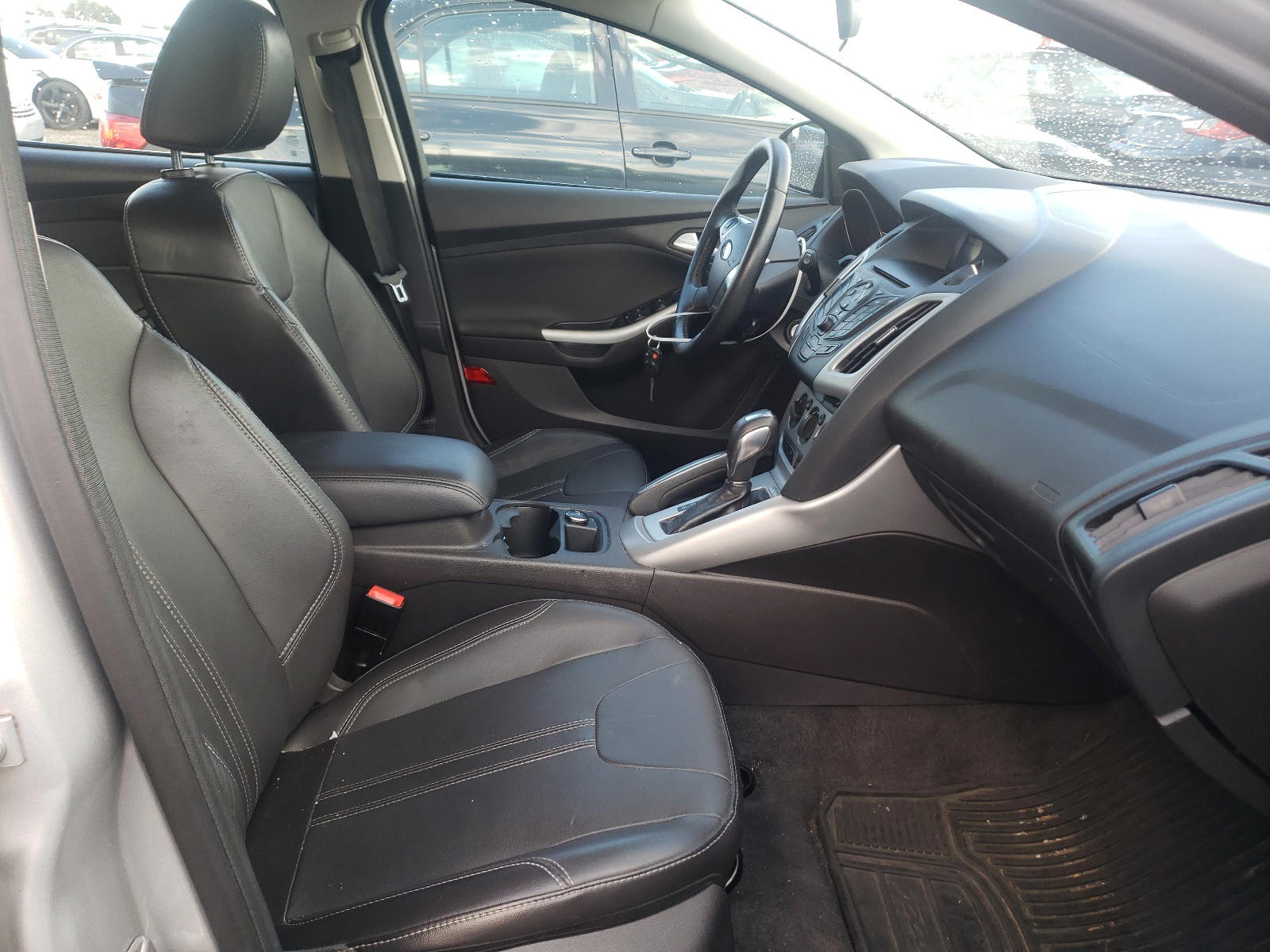 Photo 5 from auction – 2013 FORD FOCUS SE with VIN 1FADP3K2XDL379693