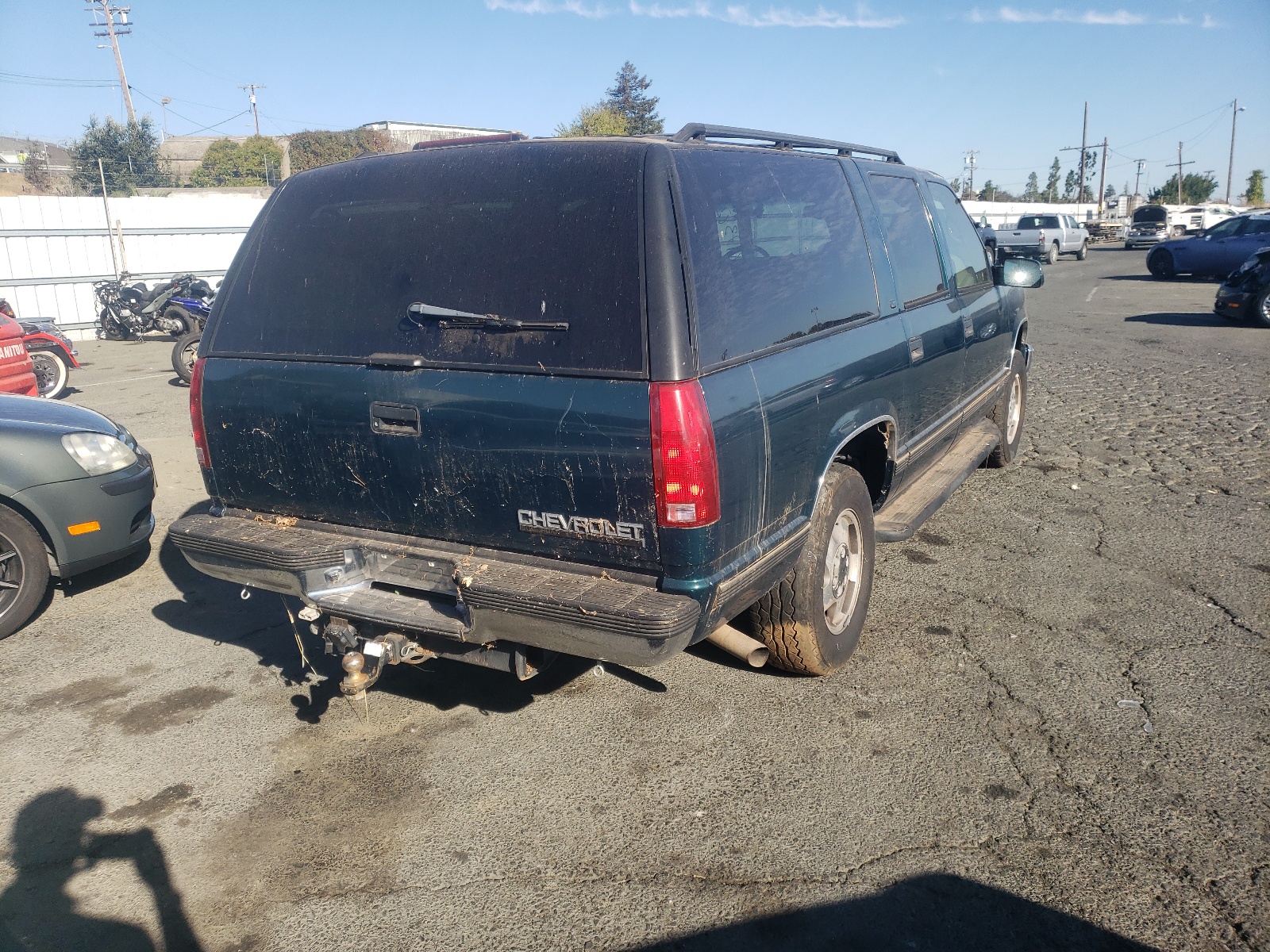Photo 4 from auction – 1998 CHEVROLET SUBURBAN K with VIN 1GNFK16R4WJ355652