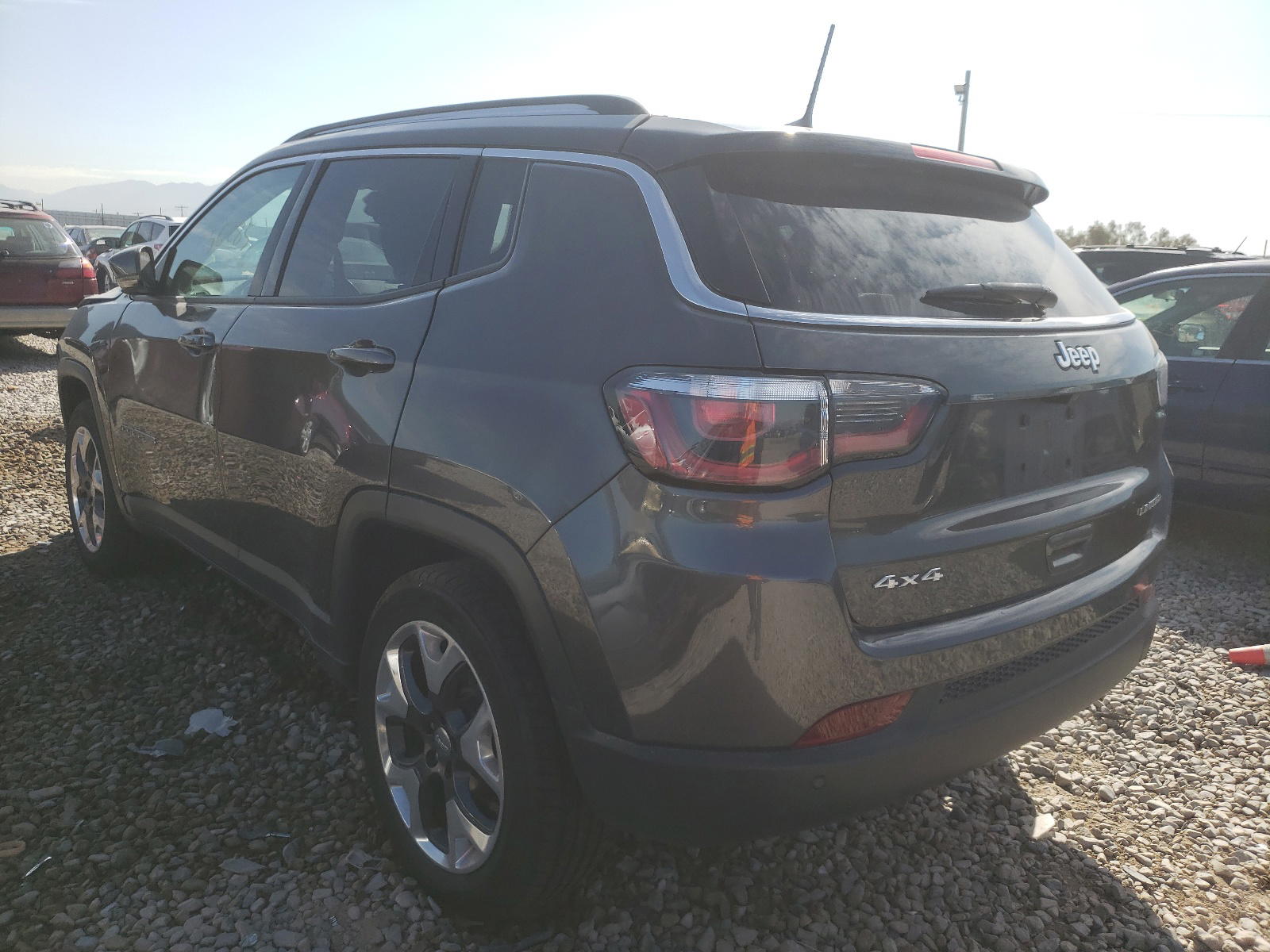 Photo 3 from auction – 2018 JEEP COMPASS LI with VIN 3C4NJDCB8JT442553