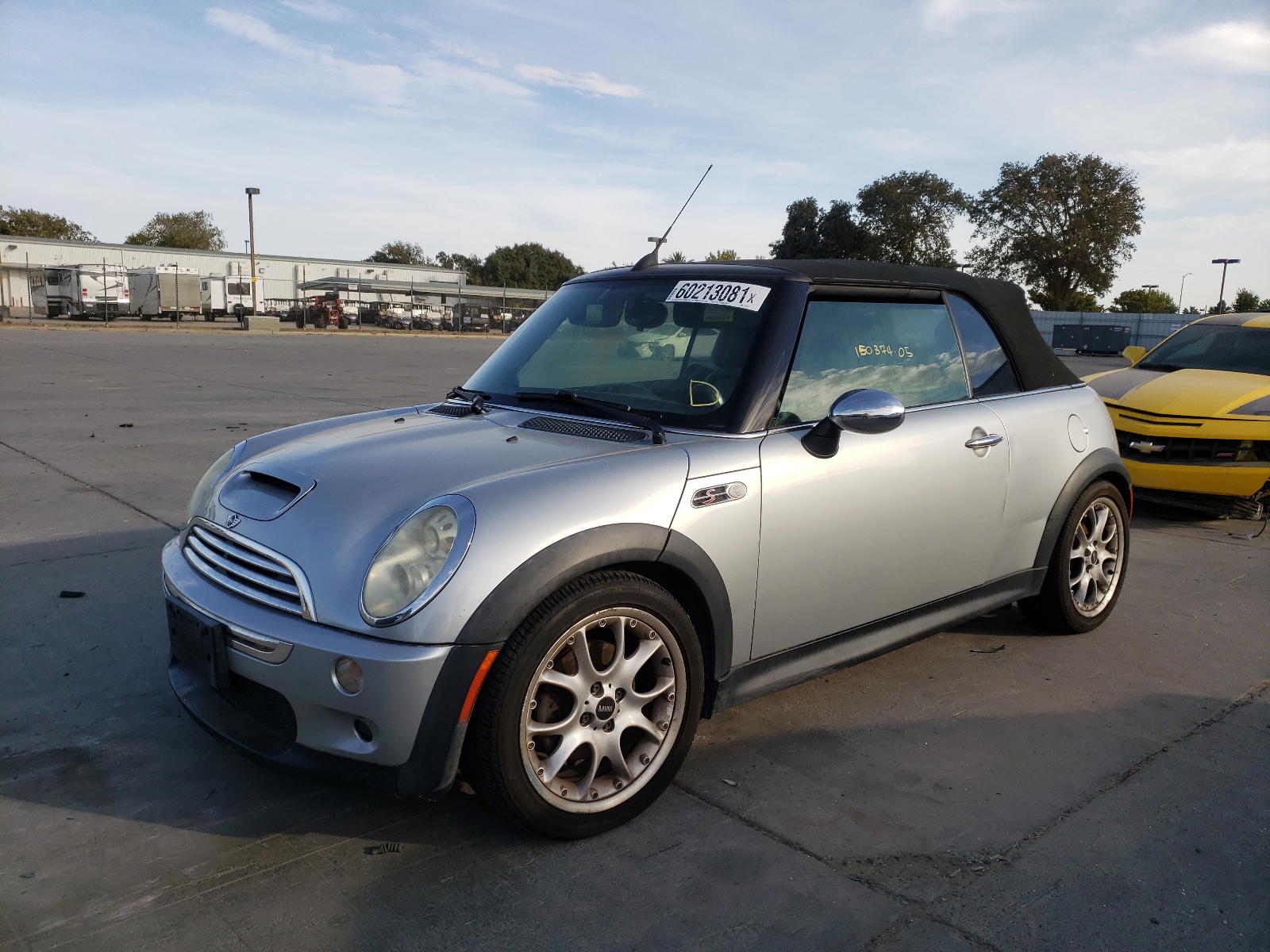 Photo 2 from auction – 2005 MINI COOPER S with VIN WMWRH33535TK56516