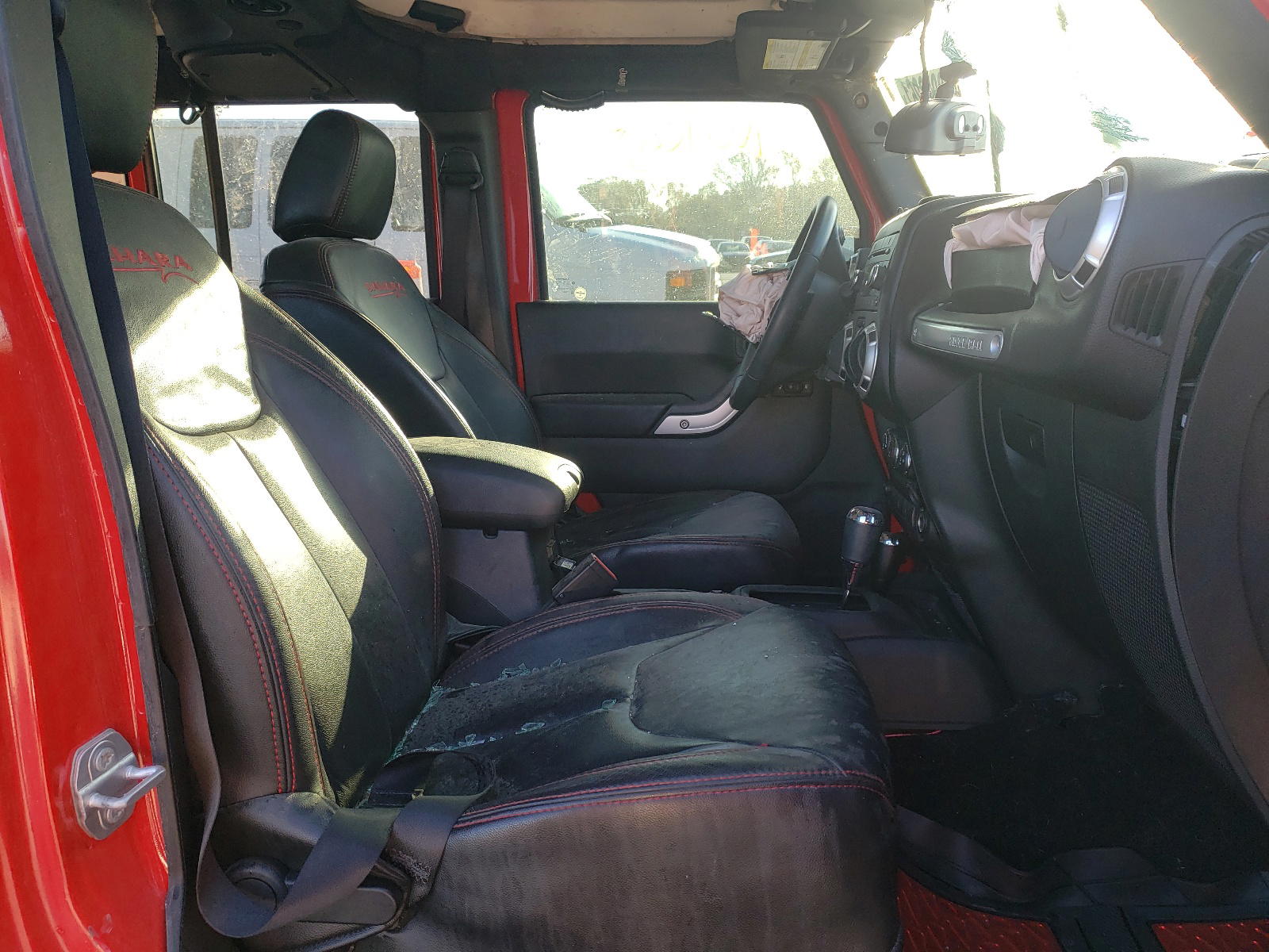Photo 5 from auction – 2017 JEEP WRANGLER U with VIN 1C4BJWEG2HL504977