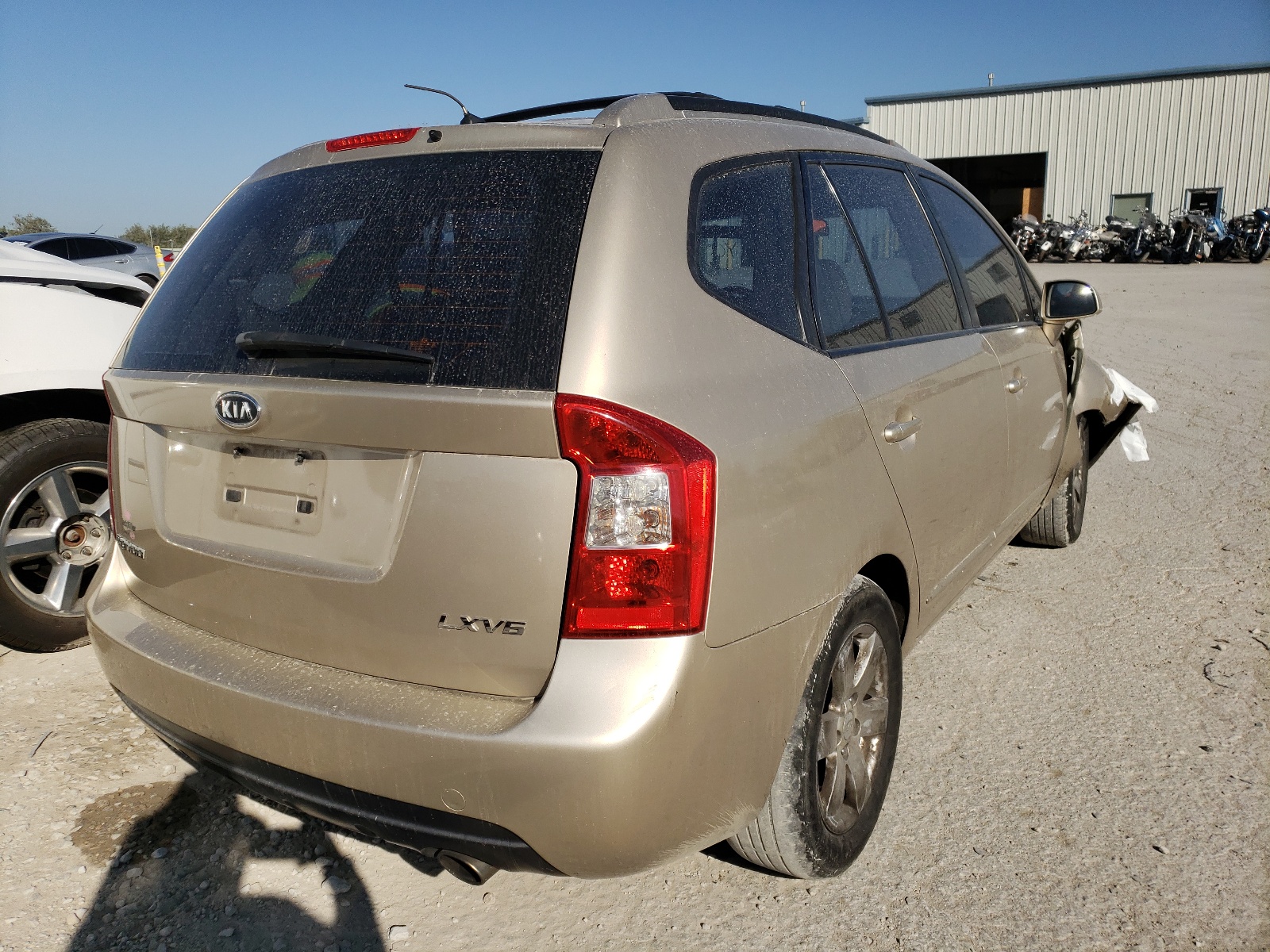 Photo 4 from auction – 2007 KIA RONDO LX with VIN KNAFG526777062210