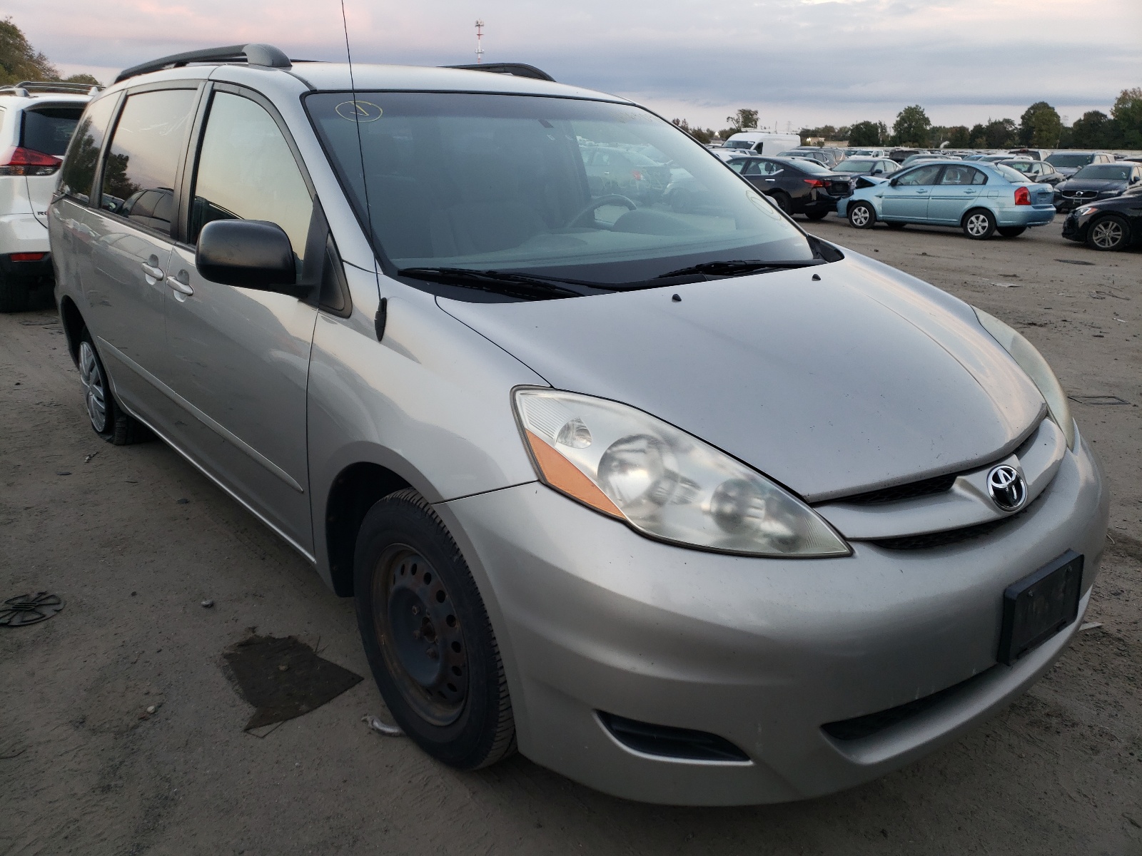 TOYOTA SIENNA 2006 with VIN 5TDZA23C46S582566 - Photo from auction