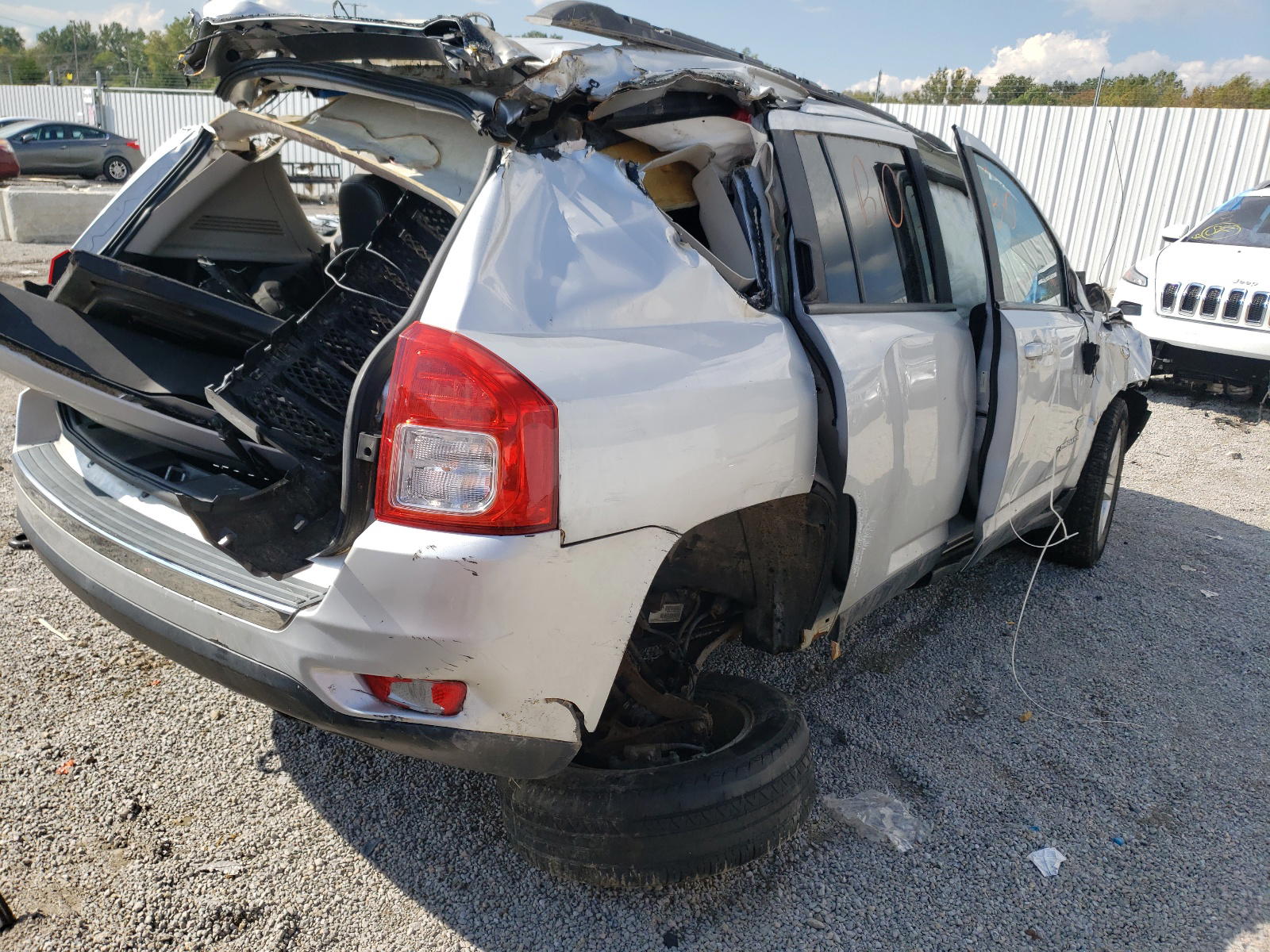 Photo 4 from auction – 2011 JEEP COMPASS LI with VIN 1J4NF5FB4BD202422