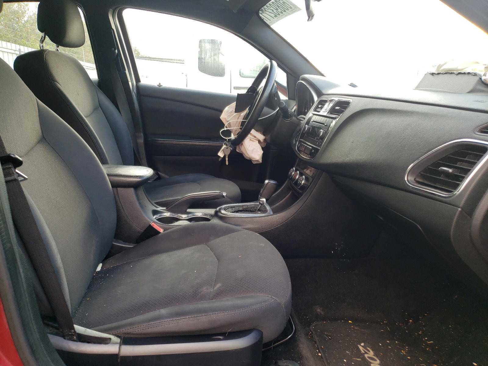 Photo 5 from auction – 2014 CHRYSLER 200 LX with VIN 1C3CCBAB8EN212076