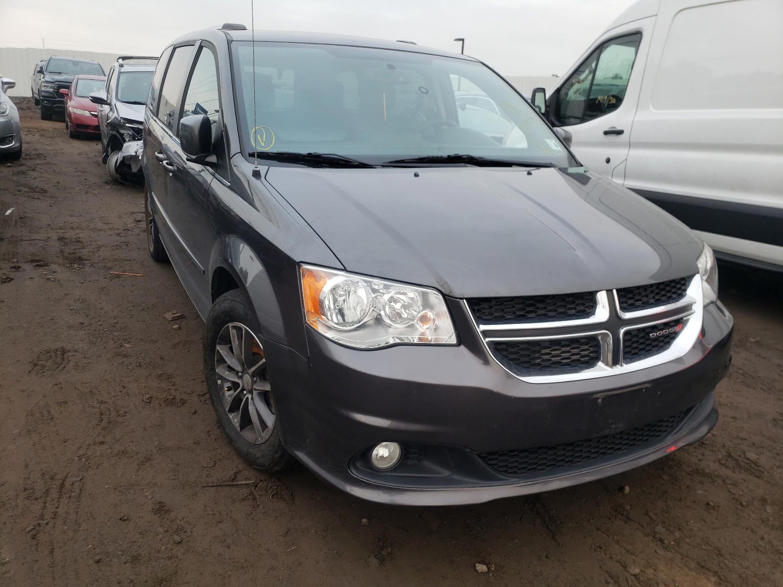 DODGE GRAND CARA 2017 with VIN 2C4RDGCG6HR735886 - Photo from auction