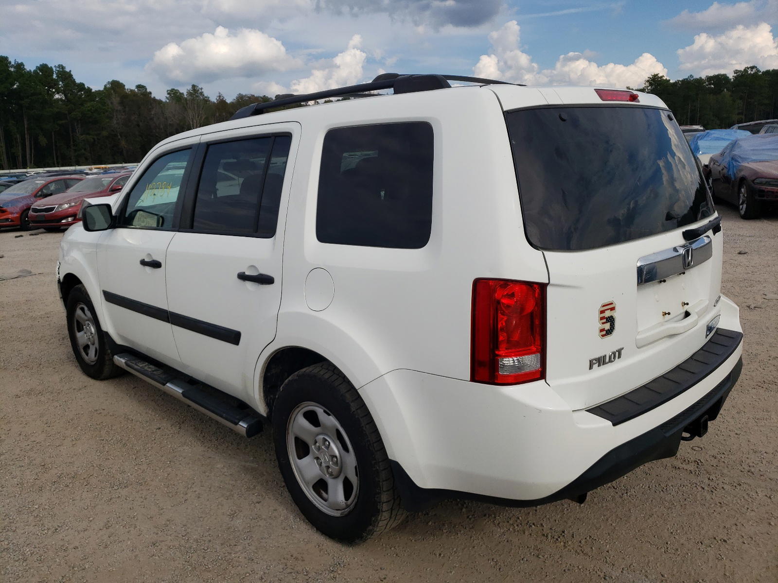 Photo 3 from auction – 2015 HONDA PILOT LX with VIN 5FNYF4H26FB038437