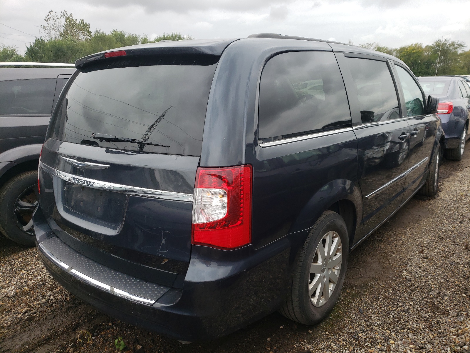 Photo 4 from auction – 2013 CHRYSLER TOWN & COU with VIN 2C4RC1BG1DR708543