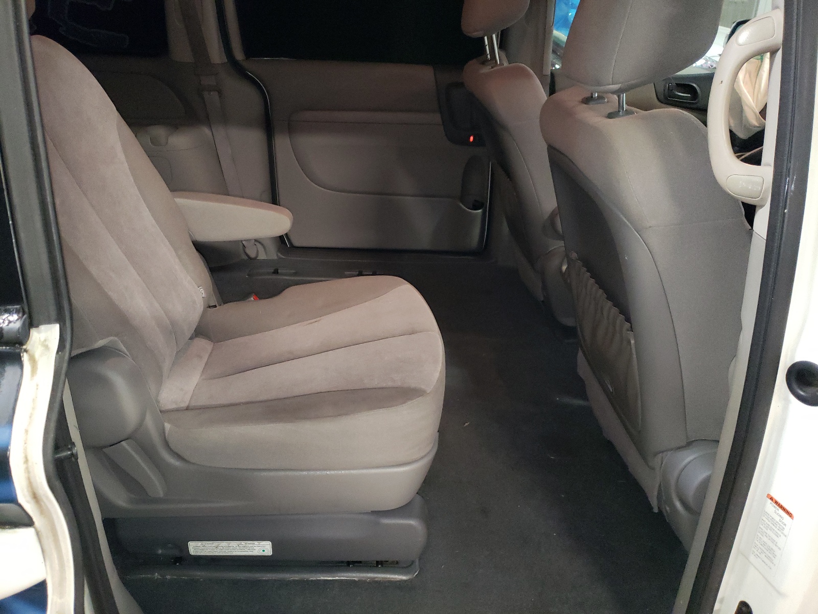 Photo 6 from auction – 2012 KIA SEDONA LX with VIN KNDMG4C74C6504971
