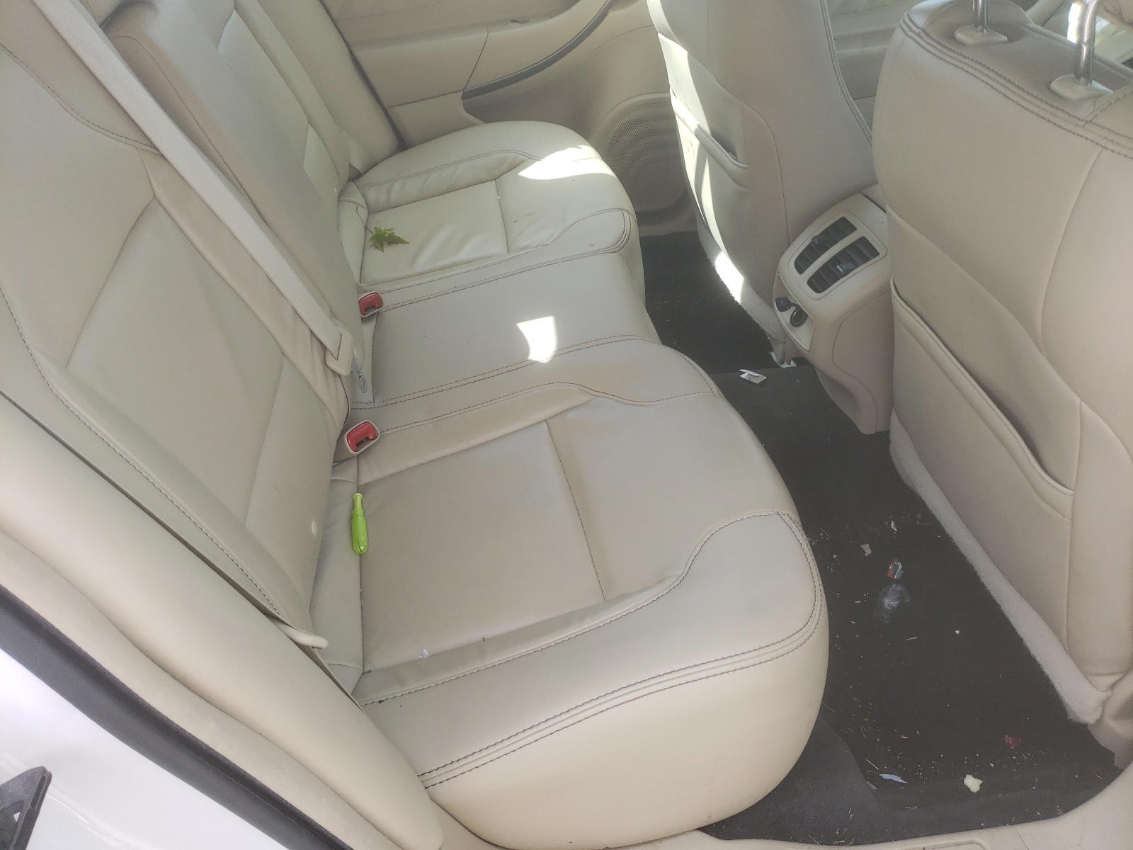 Photo 6 from auction – 2013 FORD TAURUS SEL with VIN 1FAHP2E81DG137895