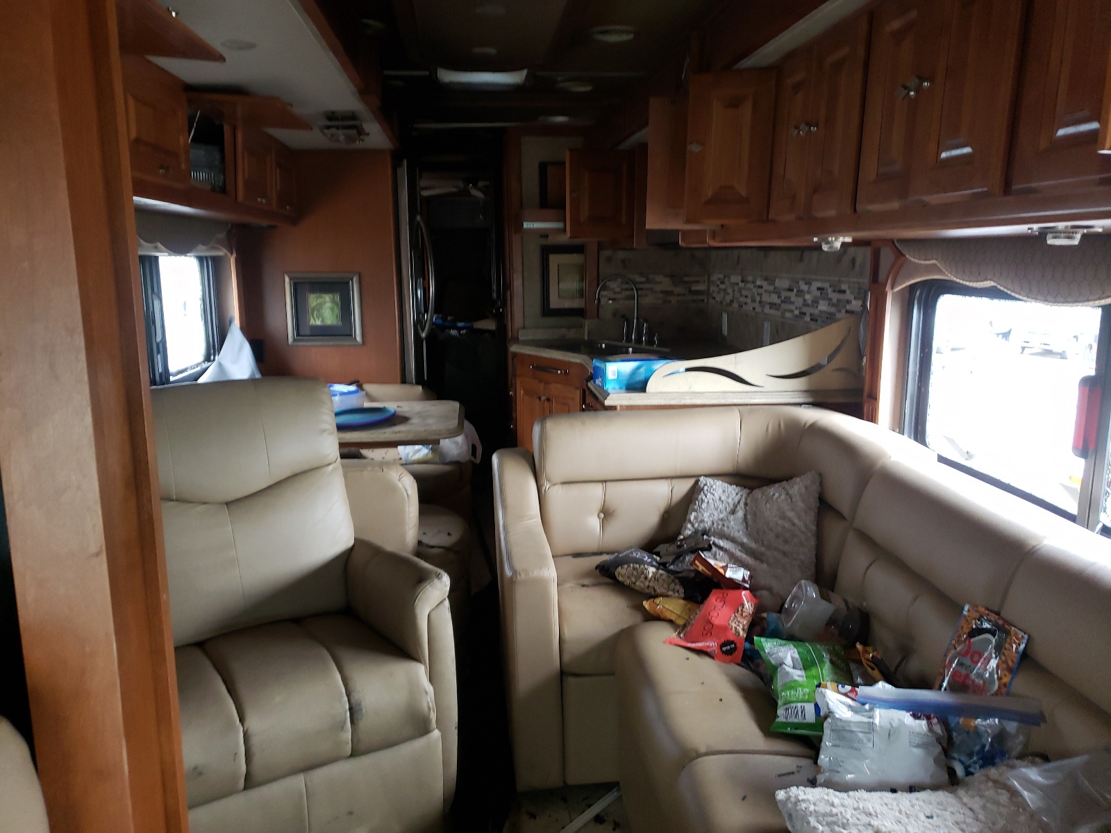 Photo 6 from auction – 2014 FREIGHTLINER TRVL HOME with VIN 4UZACGCY4ECGD2408