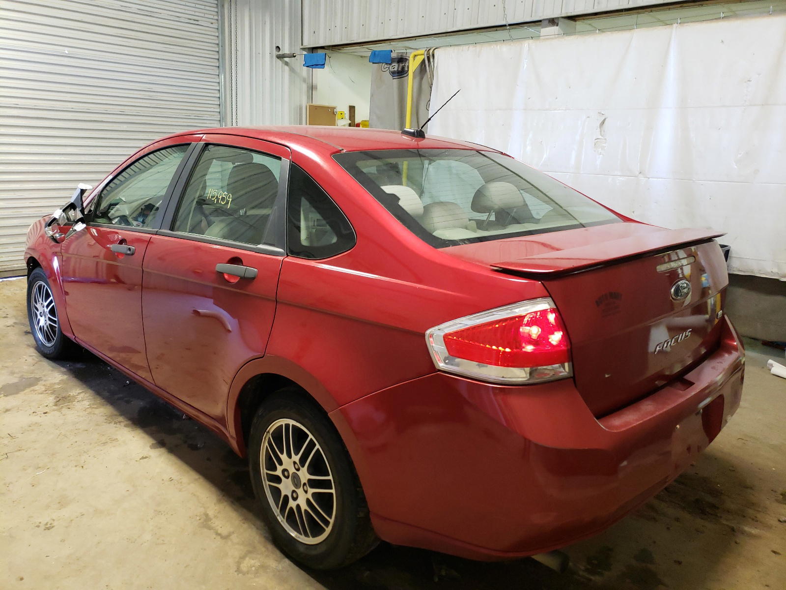 Photo 3 from auction – 2011 FORD FOCUS SE with VIN 1FAHP3FN9BW133039