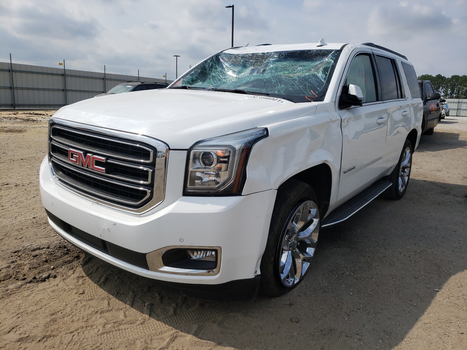 Photo 9 from auction – 2017 GMC YUKON SLT with VIN 1GKS2BKC6HR384352