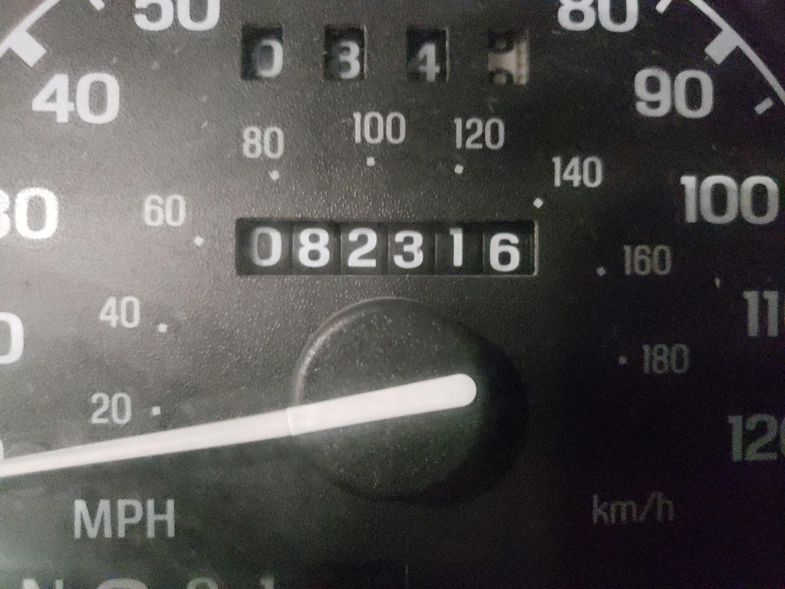 Photo 8 from auction – 1998 FORD EXPLORER with VIN 1FMDU34E1VUC86420