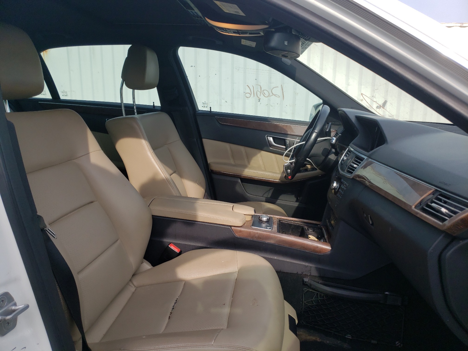 Photo 5 from auction – 2013 MERCEDES-BENZ E 350 with VIN WDDHF5KB6DA691702