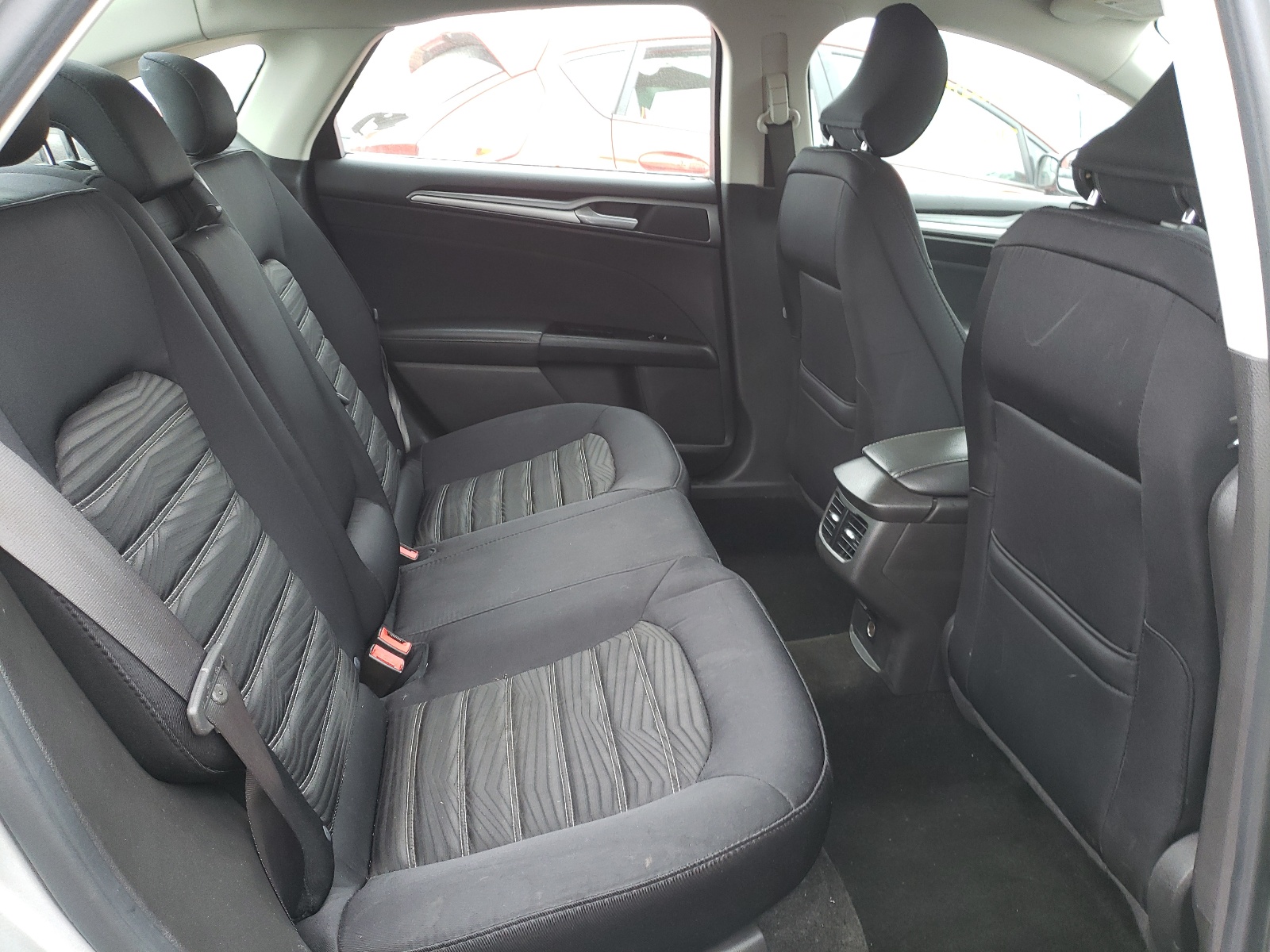 Photo 6 from auction – 2016 FORD FUSION SE with VIN 3FA6P0H77GR357800