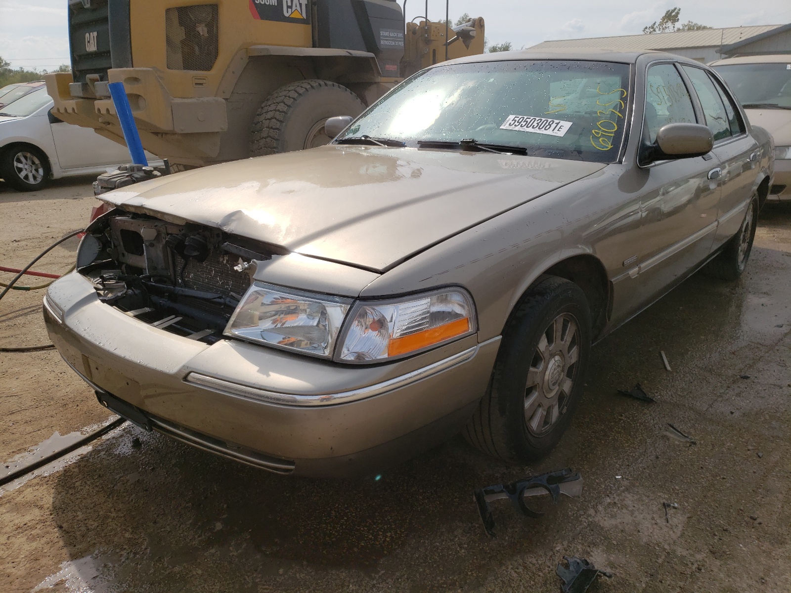 Photo 2 from auction – 2004 MERCURY GRAND MARQ with VIN 2MEHM75W64X690355