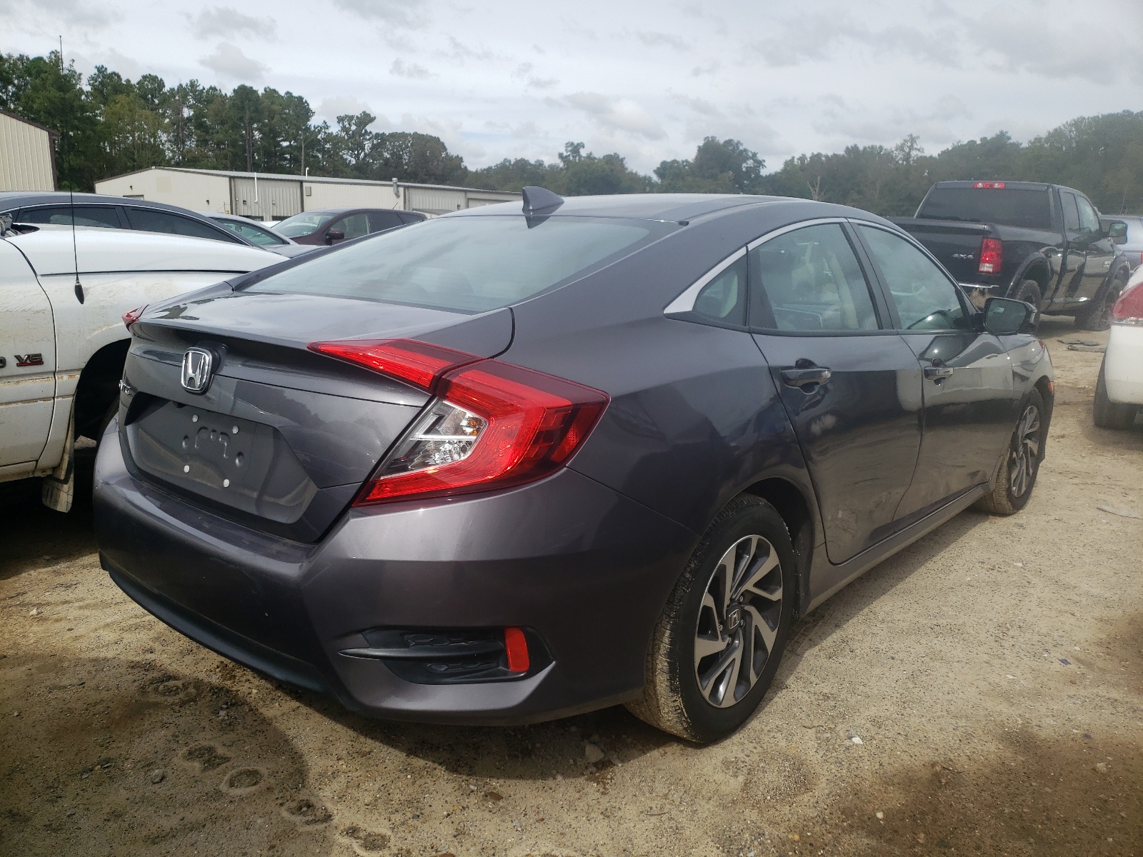 Photo 4 from auction – 2018 HONDA CIVIC EX with VIN 2HGFC2F73JH548364