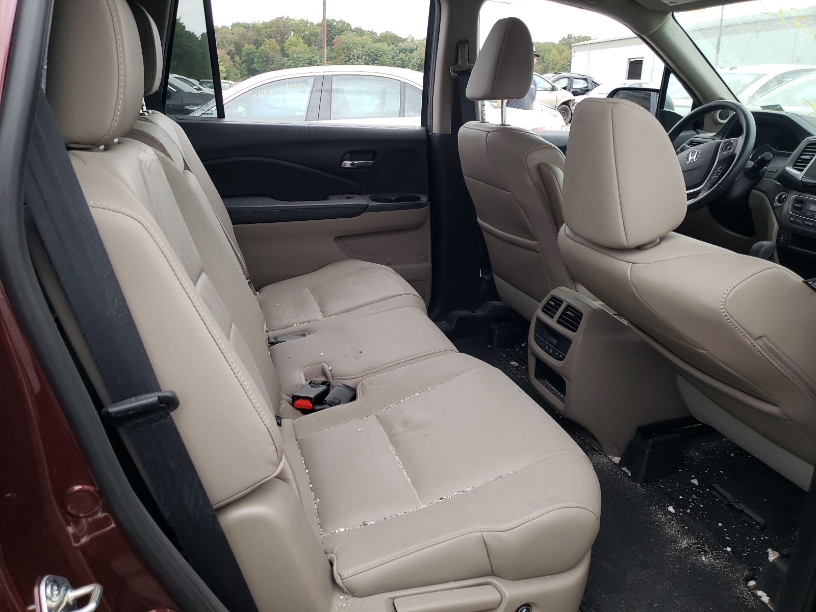 Photo 6 from auction – 2018 HONDA PILOT EXL with VIN 5FNYF6H57JB002612