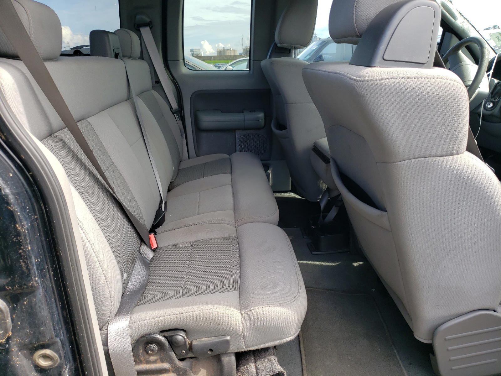 Photo 6 from auction – 2006 FORD F150 with VIN 1FTPX14526FB73997