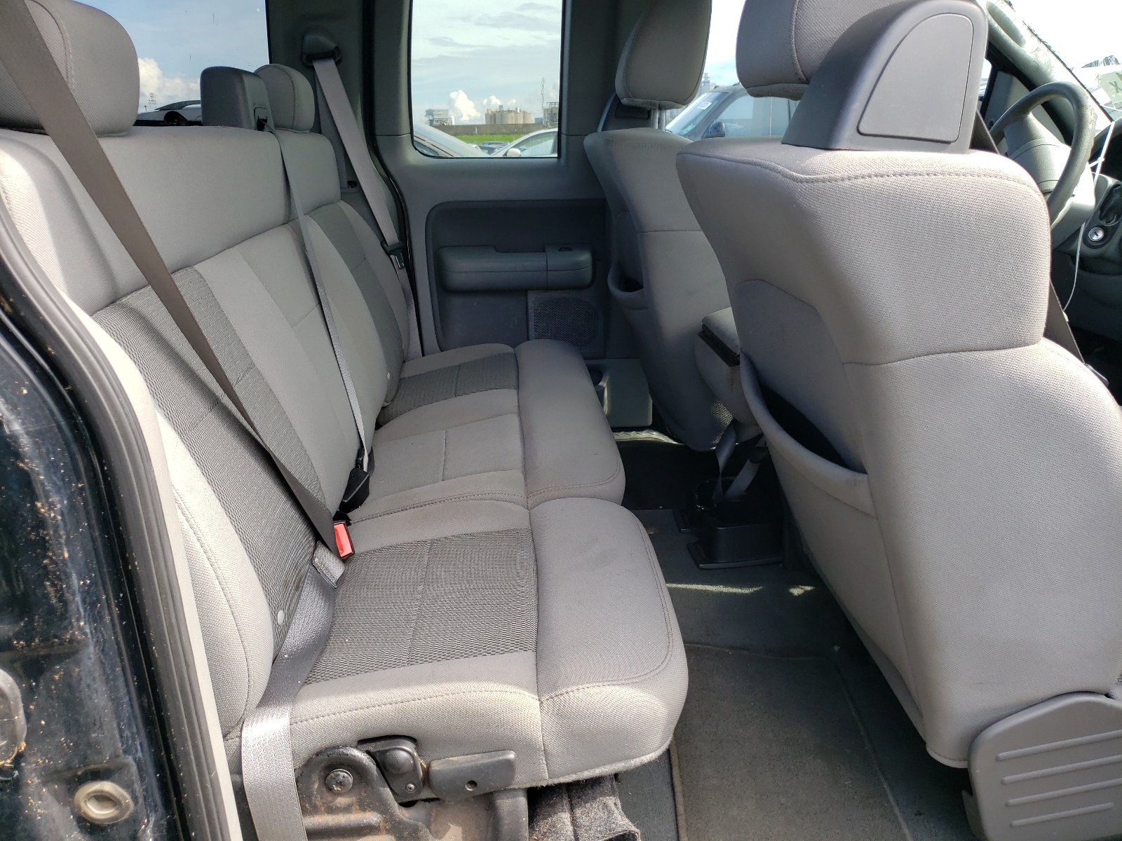Zdjęcie 6 z aukcji – 2006 FORD F150 z VIN 1FTPX14526FB73997