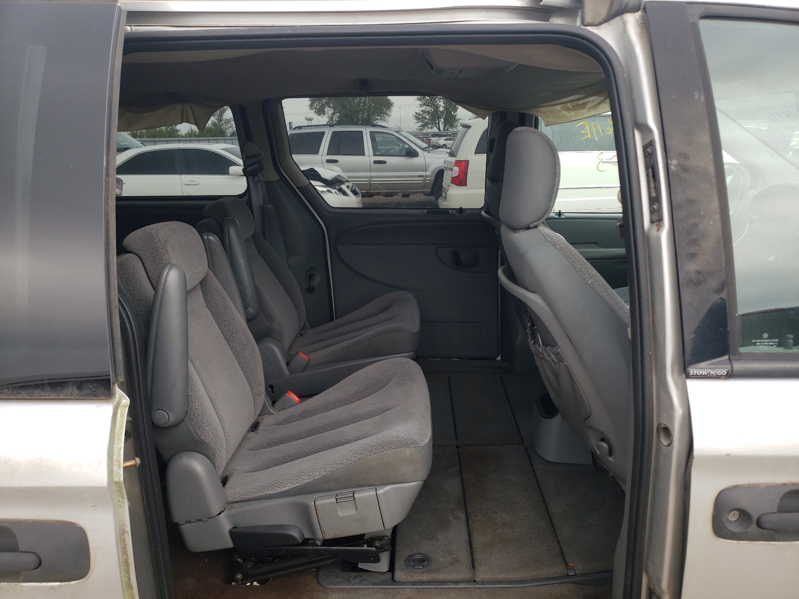 Photo 6 from auction – 2006 DODGE GRAND CARA with VIN 1D4GP24R36B502600
