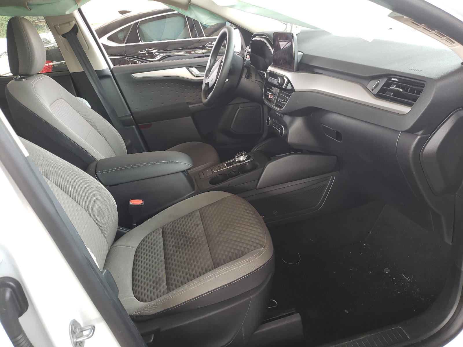 Photo 5 from auction – 2020 FORD ESCAPE SE with VIN 1FMCU0G65LUA91612