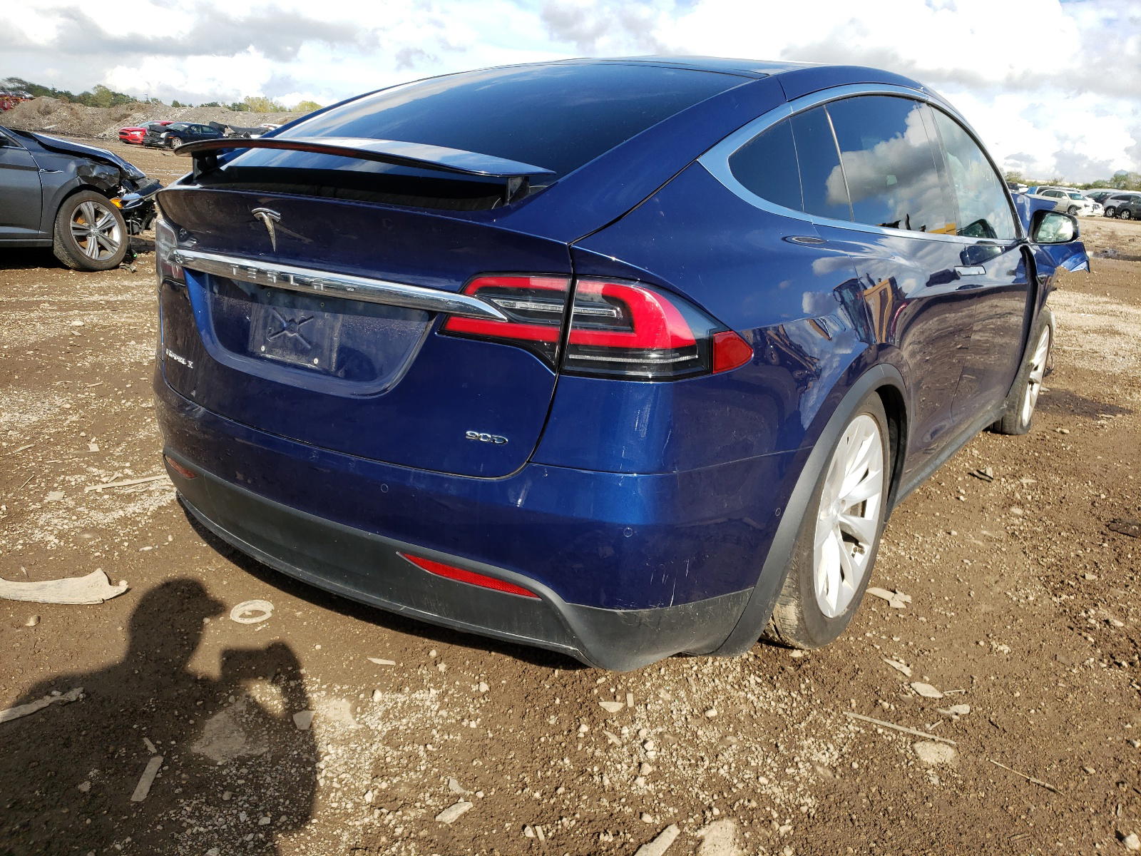 Photo 4 from auction – 2017 TESLA MODEL X with VIN 5YJXCBE26HF044688